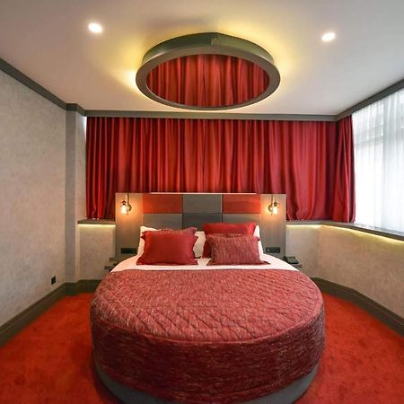 A11 Hotel Atasehir Istanbul Exterior photo