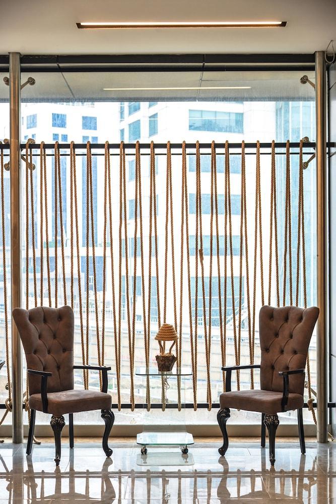 A11 Hotel Atasehir Istanbul Exterior photo
