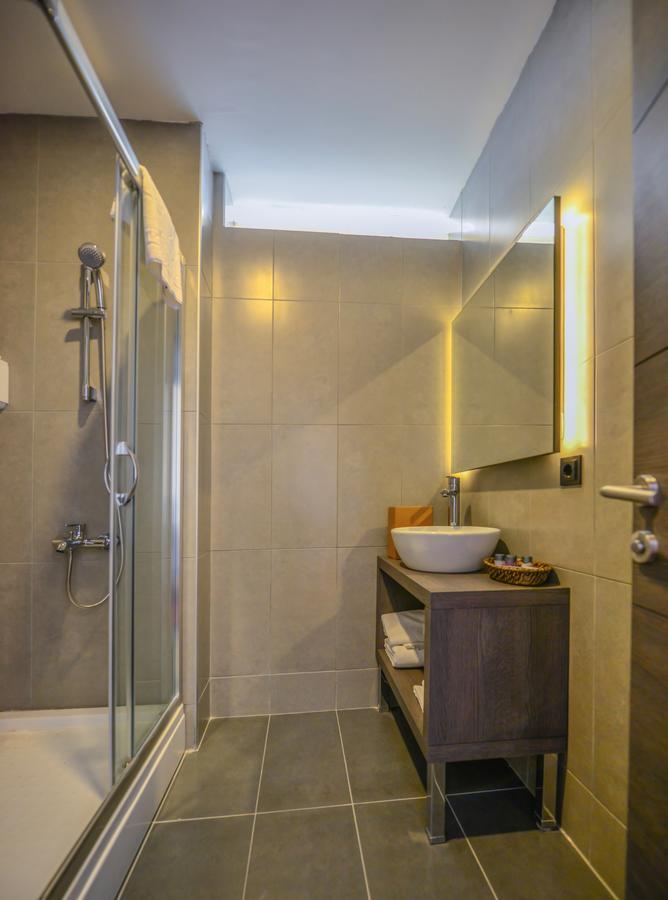 A11 Hotel Atasehir Istanbul Exterior photo